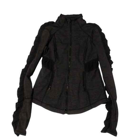 Zella Womanʻs XS black jacket with ruching on sleeves - Picture 6 of 12
